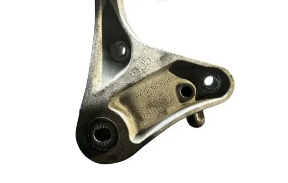 Opel Mokka Gearbox mounting bracket 96983905