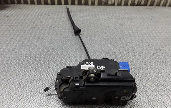 Skoda Fabia Mk1 (6Y) Front door lock 3B1837016BQ