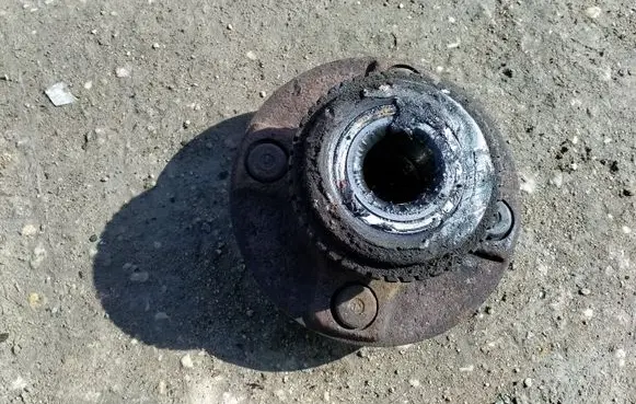 Nissan Almera N16 Rear wheel bearing hub 