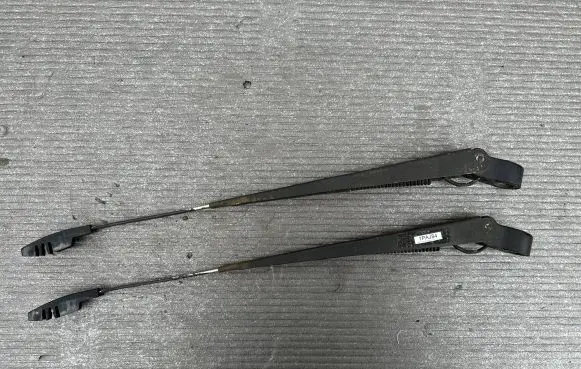 Mitsubishi Pajero Rear wiper blade arm MB542221
