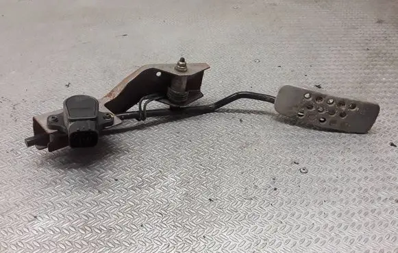 Nissan X-Trail T30 Accelerator throttle pedal 18919AM810