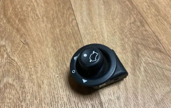 Ford Focus Wing mirror switch 93BG17B676BB D3L0A