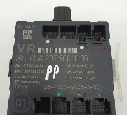 Mercedes-Benz E C207 W207 Door control unit/module A2079001000