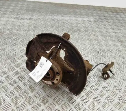 Volvo V70 Front wheel hub 31201286