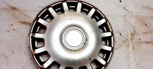 Mazda 5 R15 wheel hub/cap/trim 