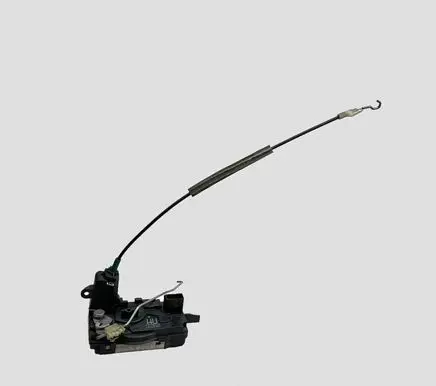 Opel Zafira B Front door lock 132200369
