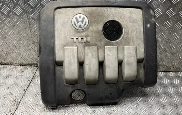 Volkswagen Golf V Engine cover (trim) 03G103925BP