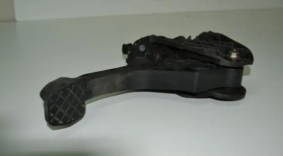 Volkswagen PASSAT B6 Clutch pedal 3C1721059N