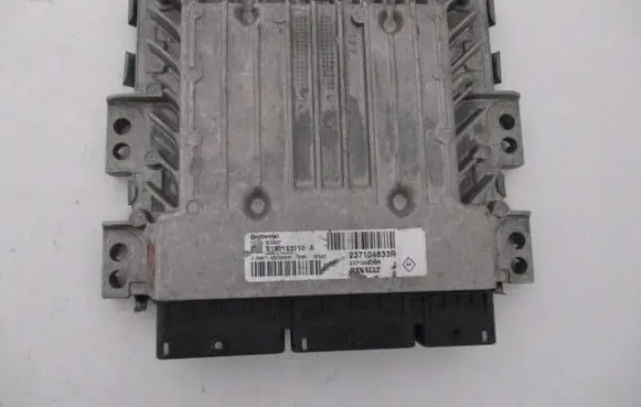 Renault Megane III Engine control unit/module 237104832R