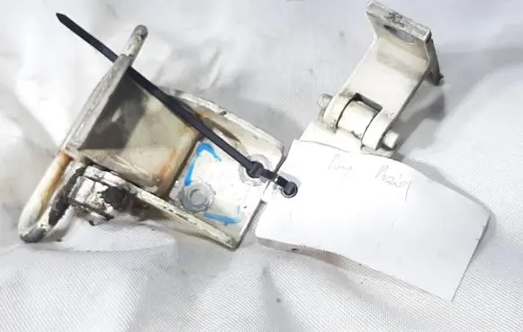 Audi A6 S6 C4 4A Front door hinge set 