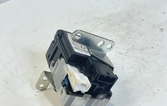 Toyota Corolla Verso AR10 Ignition lock 626399000