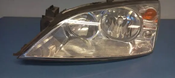 Ford Mondeo Mk III Headlight/headlamp 0301174601