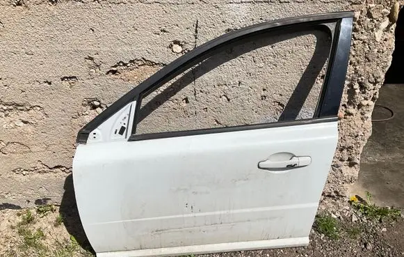 Volvo V70 Front door