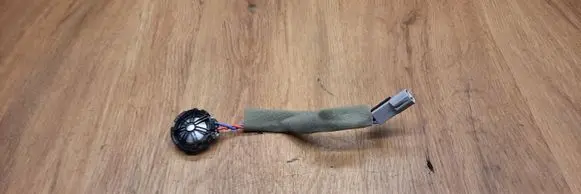 Front door high frequency speaker