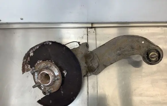 Opel Insignia A Rear wheel hub spindle/knuckle 