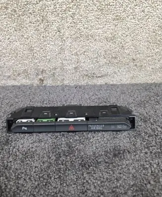 Volkswagen PASSAT B8 Hazard light switch 3G1853770A 13007900