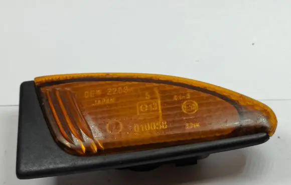 Subaru Outback Front fender indicator light 220902