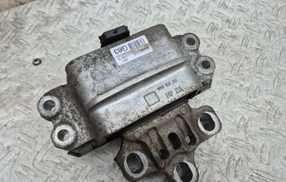Skoda Octavia Mk2 (1Z) Engine mount bracket 1K0199555AT