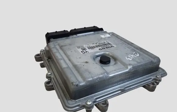 Volvo V70 Engine control unit/module 31336983 0281018414
