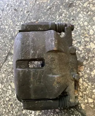Nissan Qashqai Front brake caliper