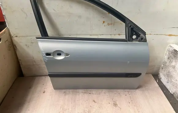 Renault Megane II Front door
