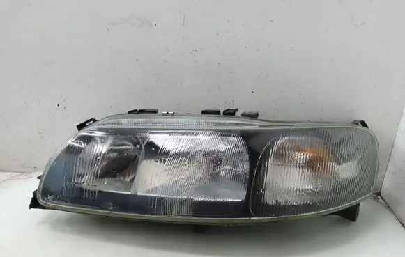 Volvo V50 Headlight/headlamp 8693547