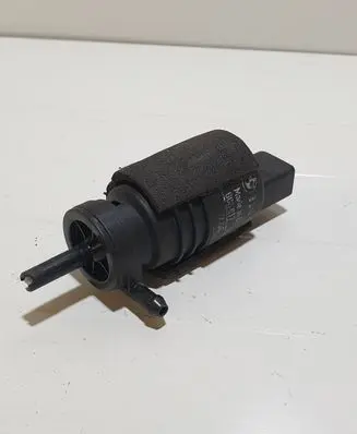 BMW X5 E53 Windscreen/windshield washer pump 8362154