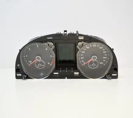 Volkswagen PASSAT B7 Speedometer (instrument cluster) 3AA920970A