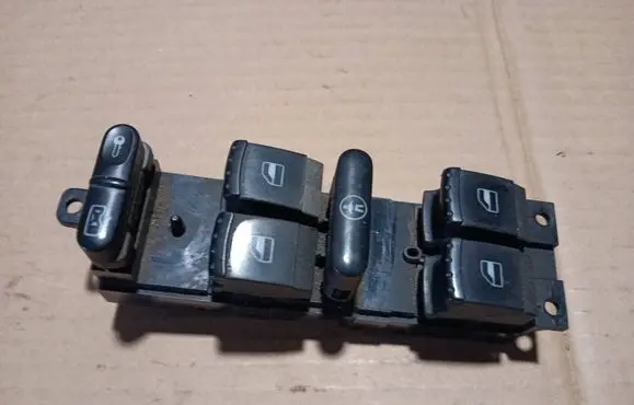 Volkswagen PASSAT B5 Electric window control switch 1J4959857B 03755030