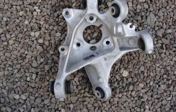 Tesla Model 3 Rear wheel hub spindle/knuckle 1044411-00-F