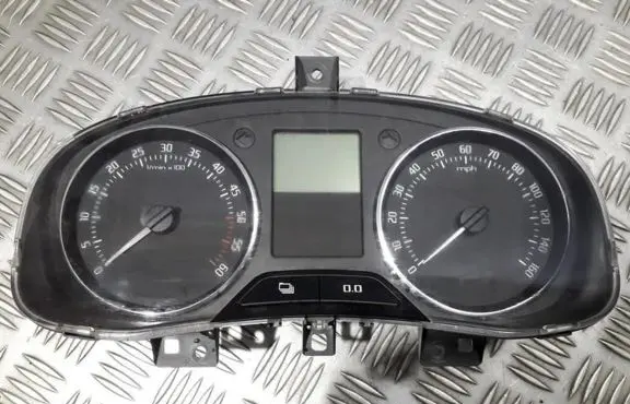 Skoda Fabia Mk2 (5J) Speedometer (instrument cluster) 5j0920911d a2c53357612af