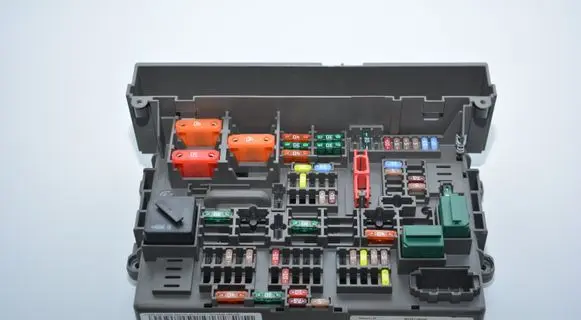 BMW 1 E81 E87 Fuse box set 9119446
