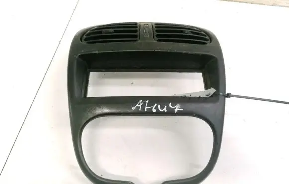 Peugeot 206 Dash center air vent grill 8290IND