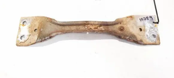 Engine mounting bracket