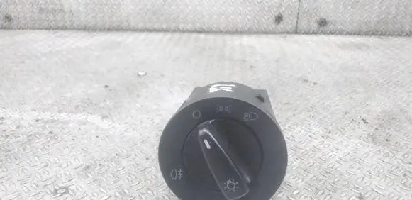 Volkswagen Golf IV Light switch 1C0941531