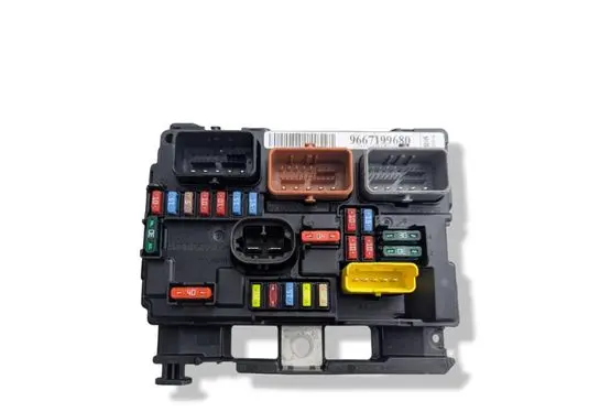 Citroen C3 Picasso BSM Control unit 9667199680