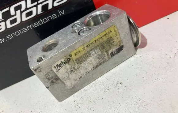 Dacia Logan II Air conditioning (A/C) expansion valve T1028431W