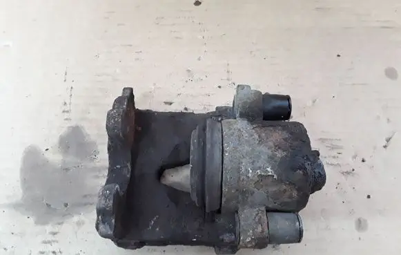 Volkswagen Golf IV Front brake caliper NOCODE