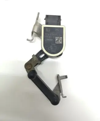 Headlight/headlamp level sensor