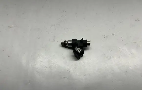 Dodge Challenger Fuel injector 05184085AD 0280158233
