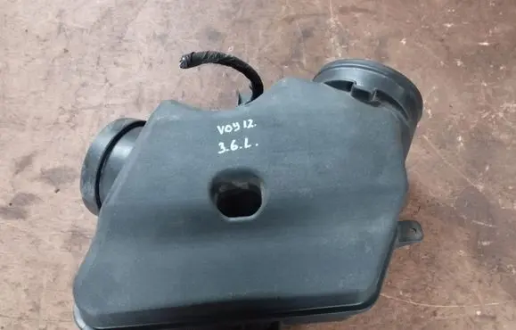 Intake resonator