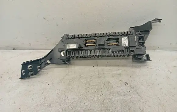 Mercedes-Benz GL X166 Fuse module A1665402350