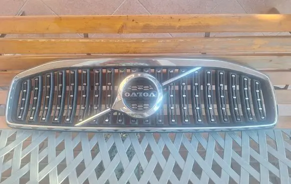Volvo V60 Front grill 32365397