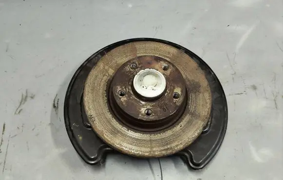 Nissan Primastar Rear wheel hub