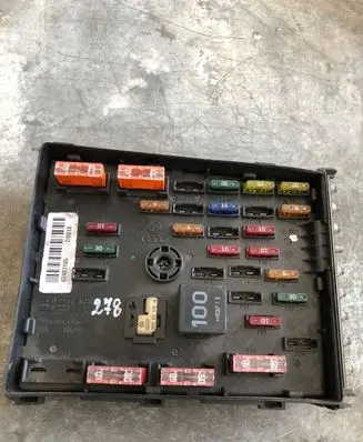 Volkswagen PASSAT B6 Fuse module 3C0937125