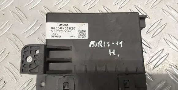 Toyota Auris 150 Climate control unit 8865002820
