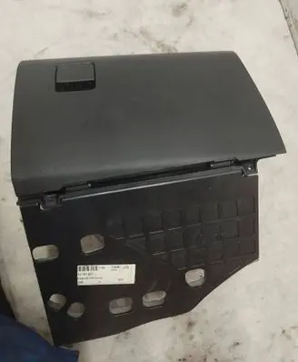 Opel Vectra C Glove box 13151872 045698