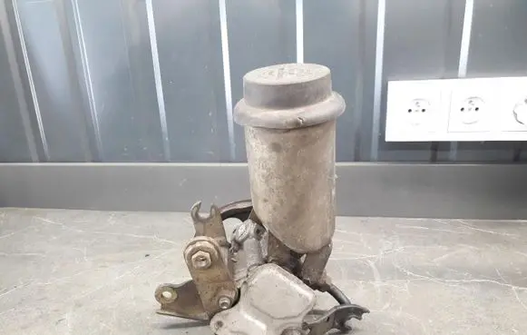 Toyota Yaris Power steering pump