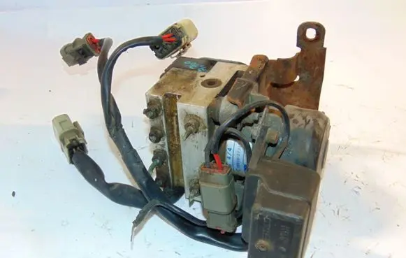 Hyundai Accent ABS Pump 5891022310