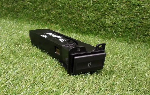 Ford Mondeo Mk III Cup holder 4S7113564A